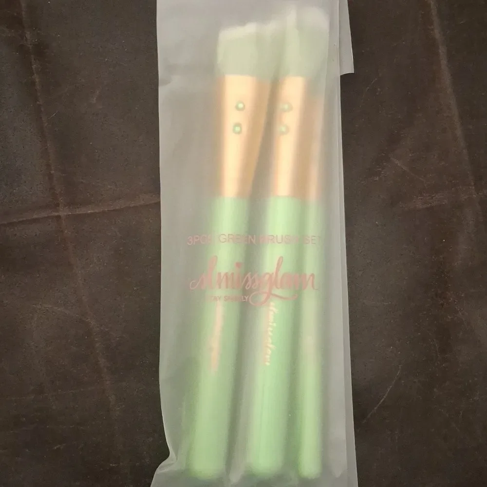 Slmissglam 3-Piece Green Brush Set - Round Blusher- Contour - Blending Brushes